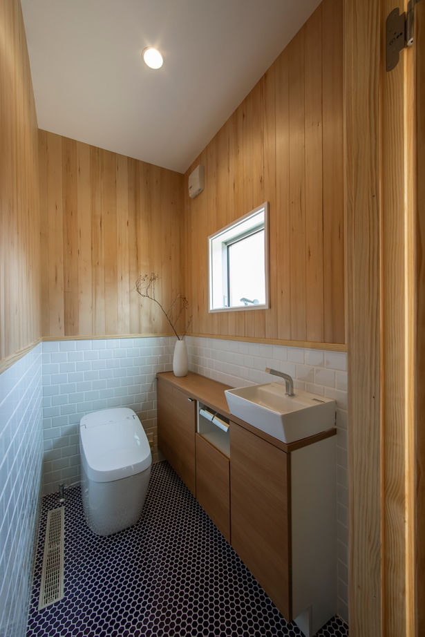 ハウスジャパン 【愛知県｜ビルトインガレージ】北欧テイスト！吹抜けスケルトン階段のガレージハウスの建築実例画像15