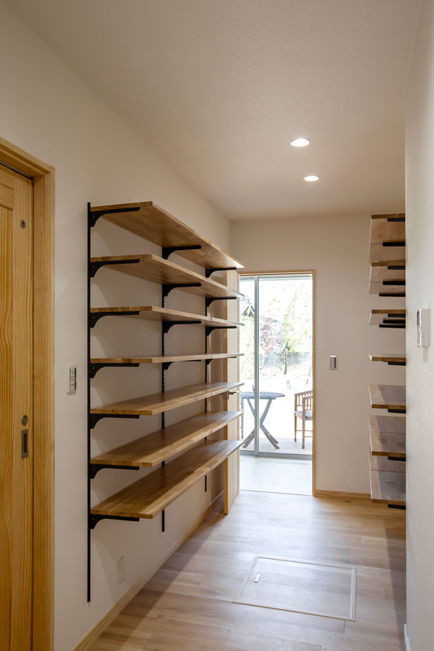 ハウスジャパン 【愛知県｜ビルトインガレージ】北欧テイスト！吹抜けスケルトン階段のガレージハウスの建築実例画像16