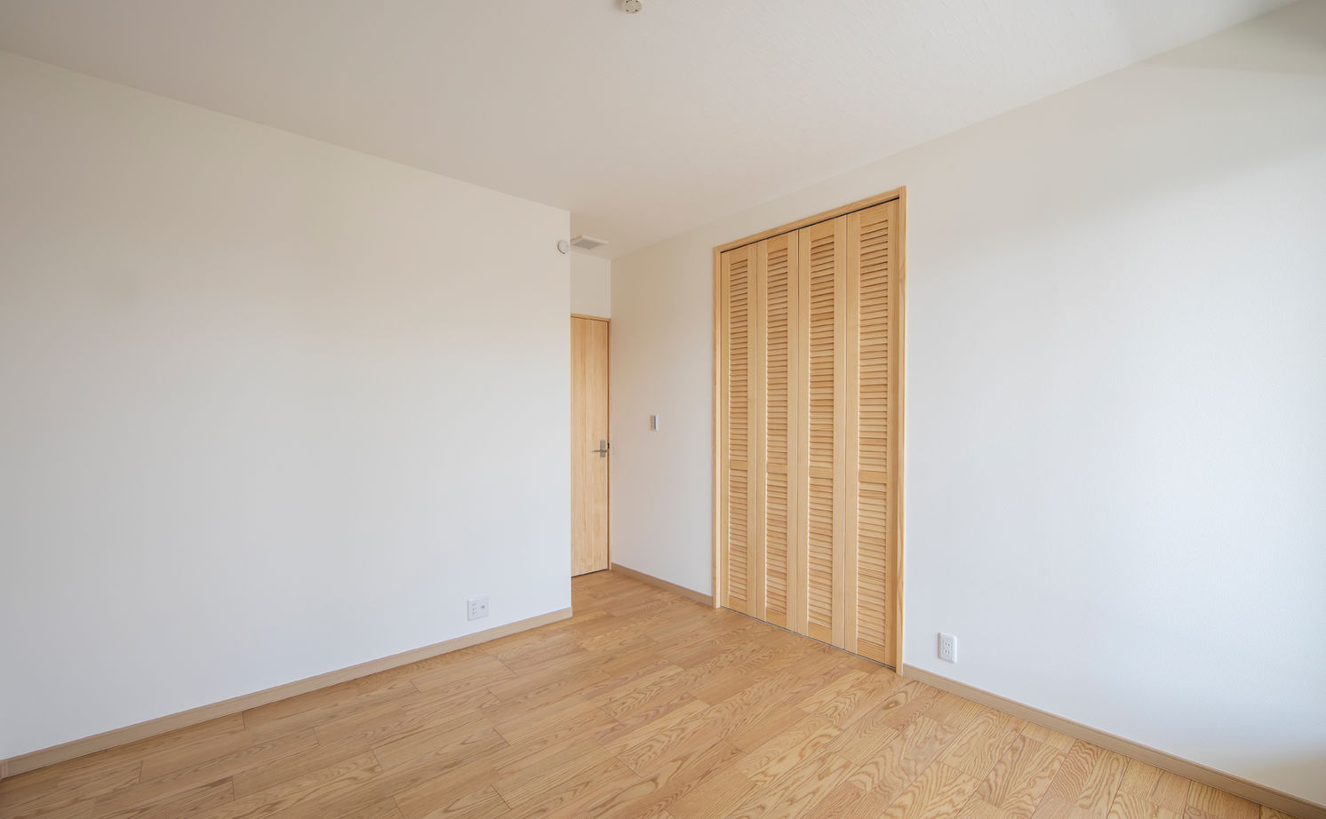 ハウスジャパン 【愛知県｜ビルトインガレージ】北欧テイスト！吹抜けスケルトン階段のガレージハウスの建築実例画像17