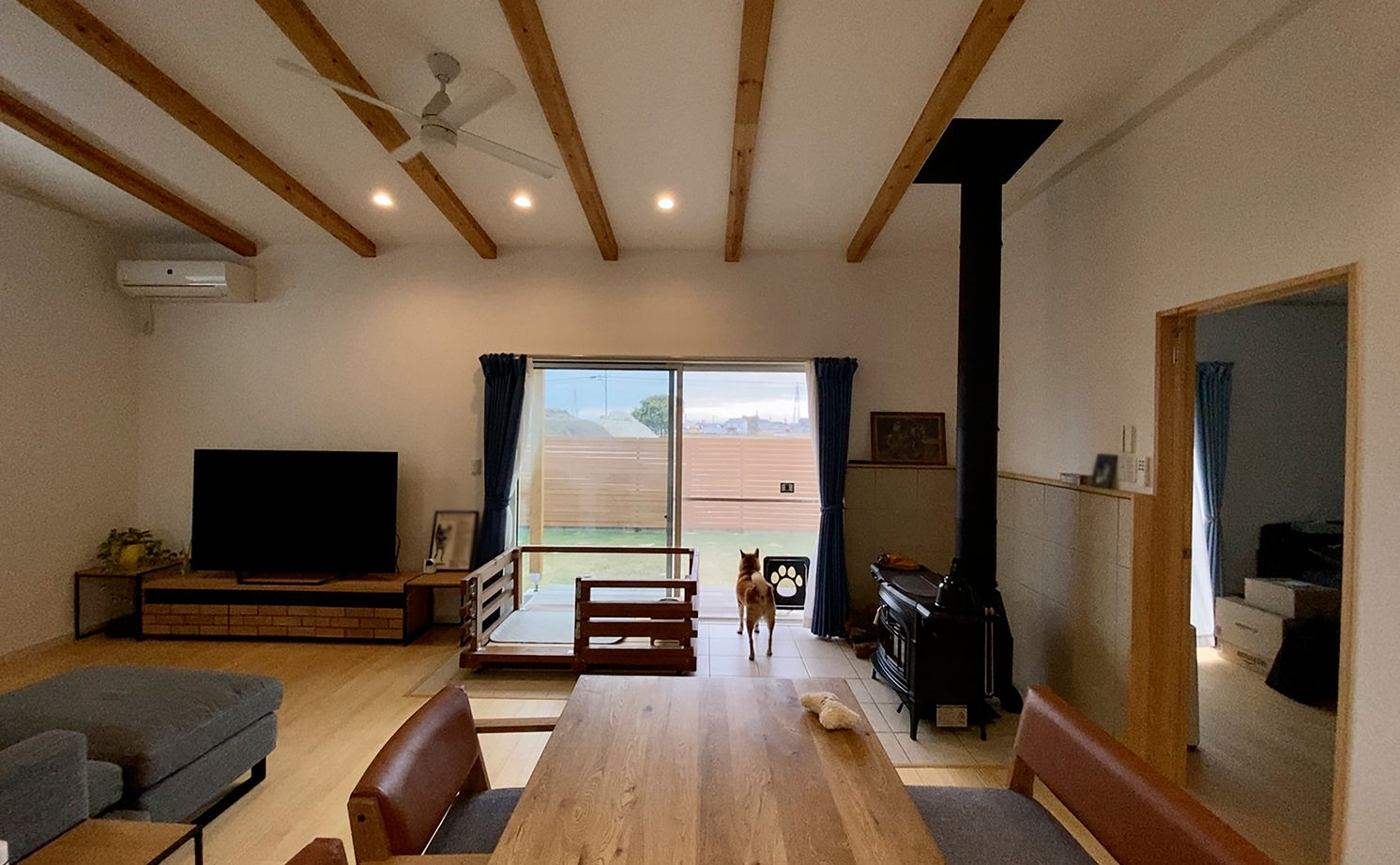 ハウスジャパン 【安城市｜20坪台｜平屋】犬と広い庭、薪ストーブ。コテージ風のコンパクトな平屋の建築実例画像3