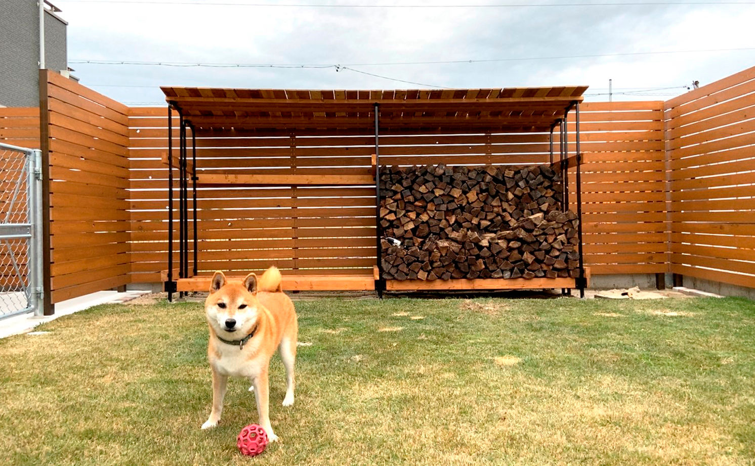 ハウスジャパン 【安城市｜20坪台｜平屋】犬と広い庭、薪ストーブ。コテージ風のコンパクトな平屋の建築実例画像5