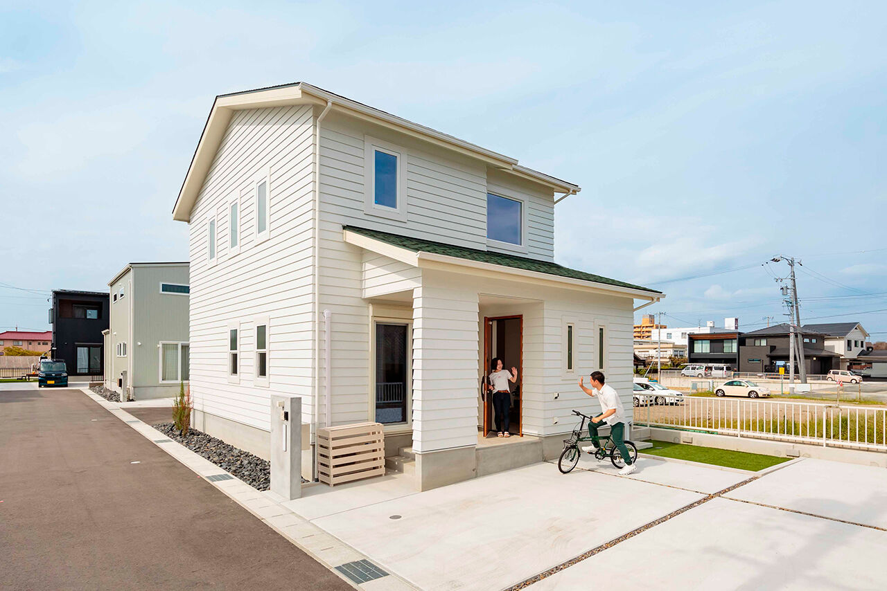 ハウスジャパン 【2000万円台｜碧南市｜30坪台｜趣味】心豊かに暮らす、美術館風の吹抜け玄関の家の建築実例画像2