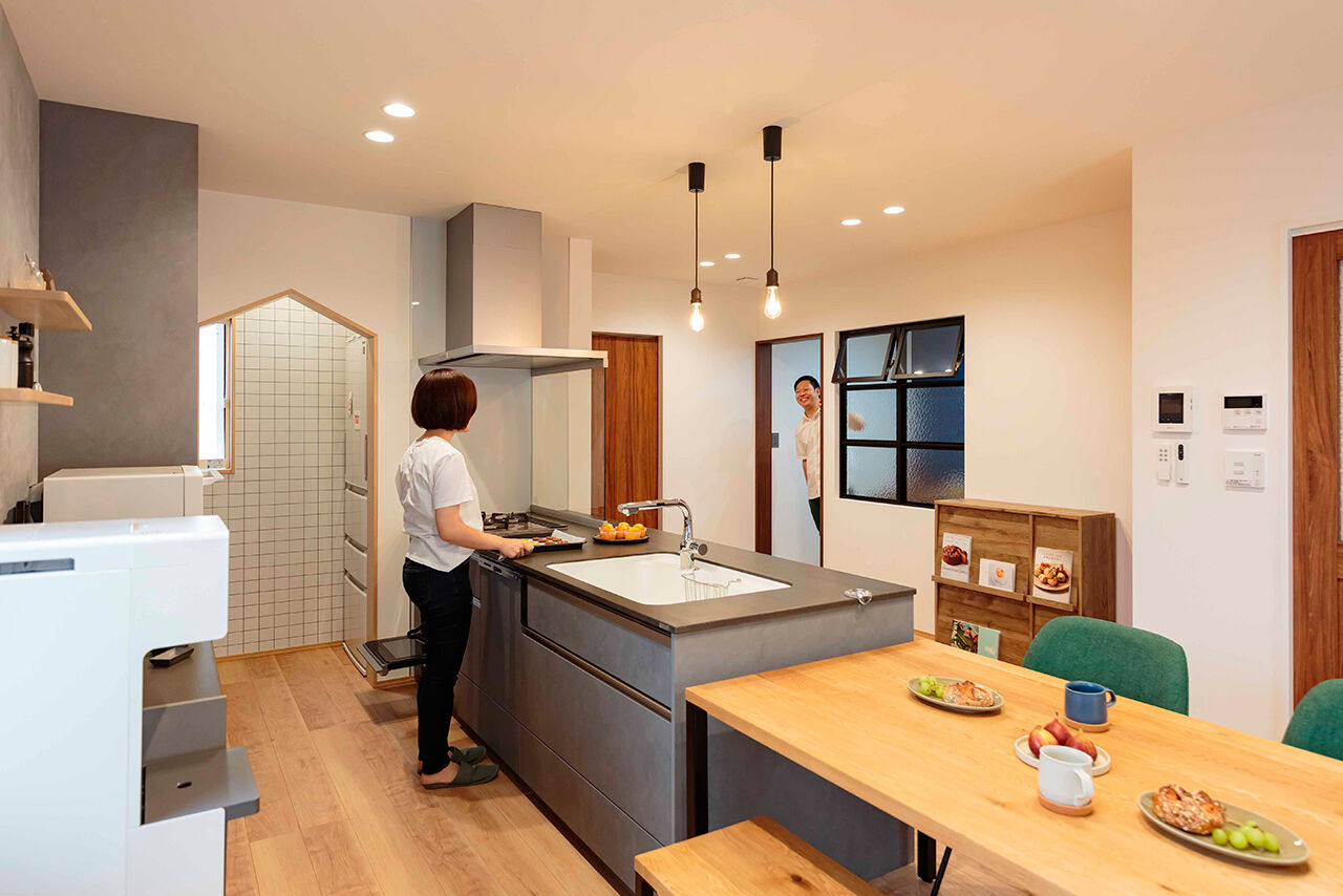 ハウスジャパン 【2000万円台｜碧南市｜30坪台｜趣味】心豊かに暮らす、美術館風の吹抜け玄関の家の建築実例画像6