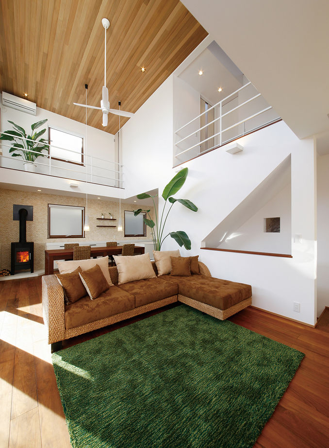 山下建設 【3000万円台/ビルトインガレージ/太陽光発電/湘南暮らし】吹き抜けと大空間リビングがこだわりの住まいの建築実例画像4