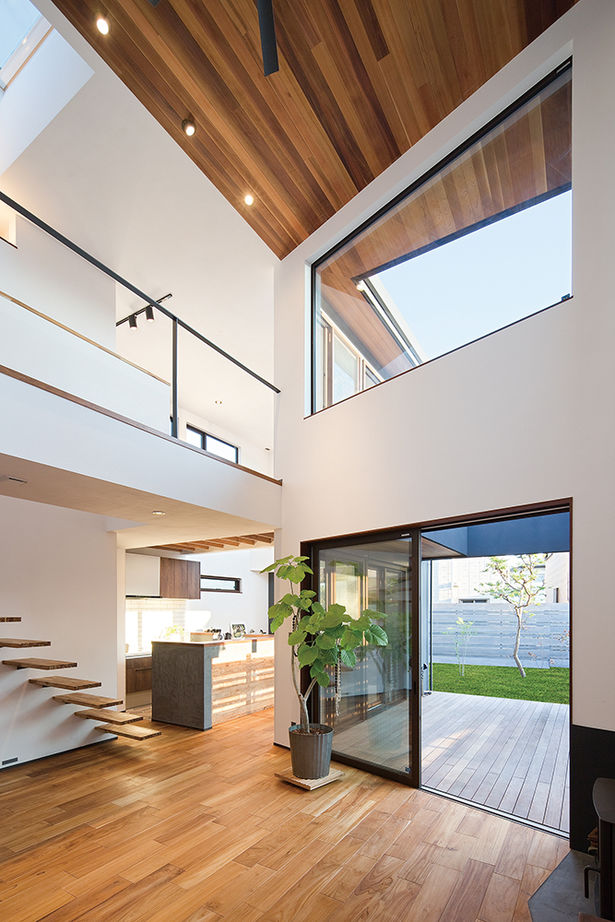 山下建設 【ZEH/ウッドデッキ】光と風が心地いい。素材、デザインにこだわった“自分らしい家”の建築実例画像2