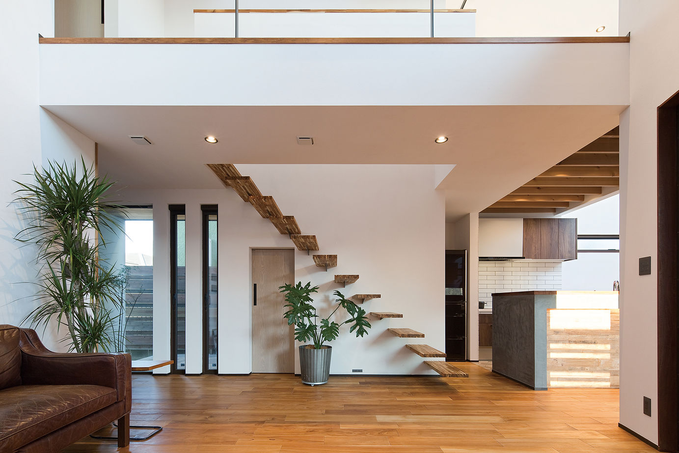 山下建設 【ZEH/ウッドデッキ】光と風が心地いい。素材、デザインにこだわった“自分らしい家”の建築実例画像3