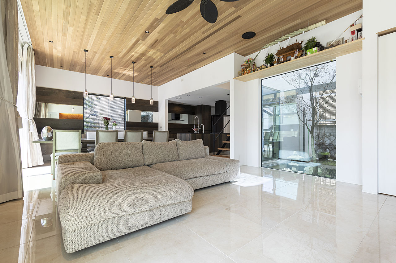 山下建設 【4000万円～／ビルトインガレージ／中庭／地下室／間取図有】ハイクラスホテルのような雰囲気を纏う住まいの建築実例画像3