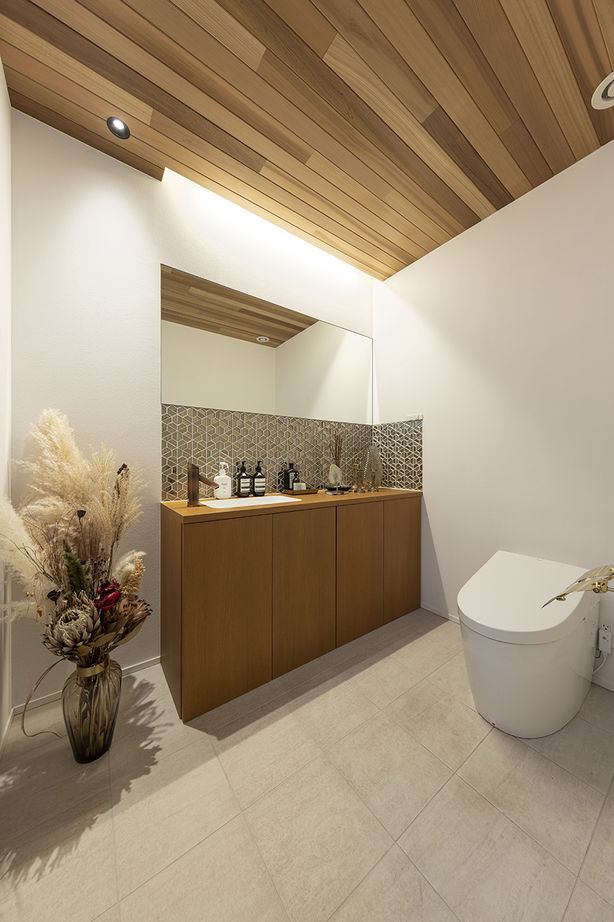 山下建設 【4000万円～／ビルトインガレージ／中庭／地下室／間取図有】ハイクラスホテルのような雰囲気を纏う住まいの建築実例画像9