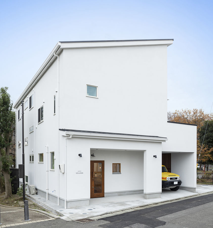 山下建設 【3000万円台／店舗併用／ビルトインガレージ／2階LDK】存在感のある白い建物が印象的な店舗併用住宅の建築実例画像3