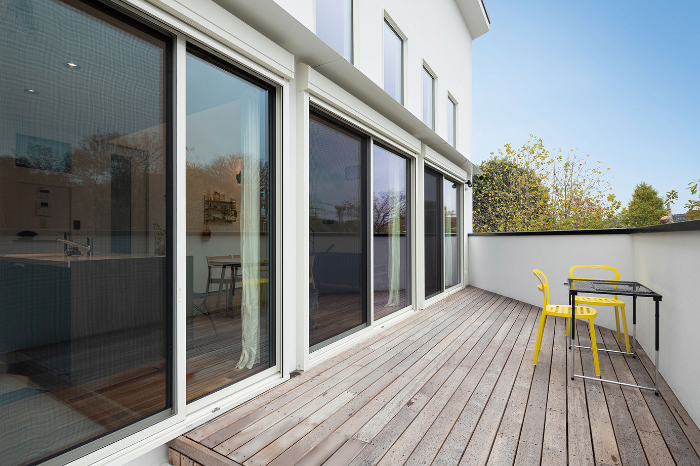 山下建設 【3000万円台／店舗併用／ビルトインガレージ／2階LDK】存在感のある白い建物が印象的な店舗併用住宅の建築実例画像6