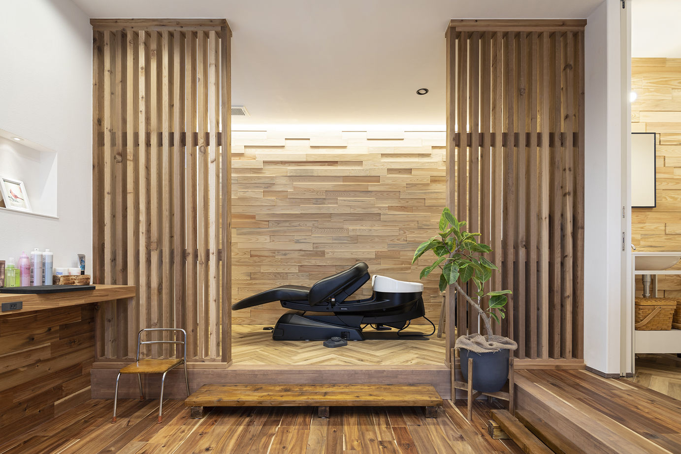 山下建設 【3000万円台／店舗併用／ビルトインガレージ／2階LDK】存在感のある白い建物が印象的な店舗併用住宅の建築実例画像9