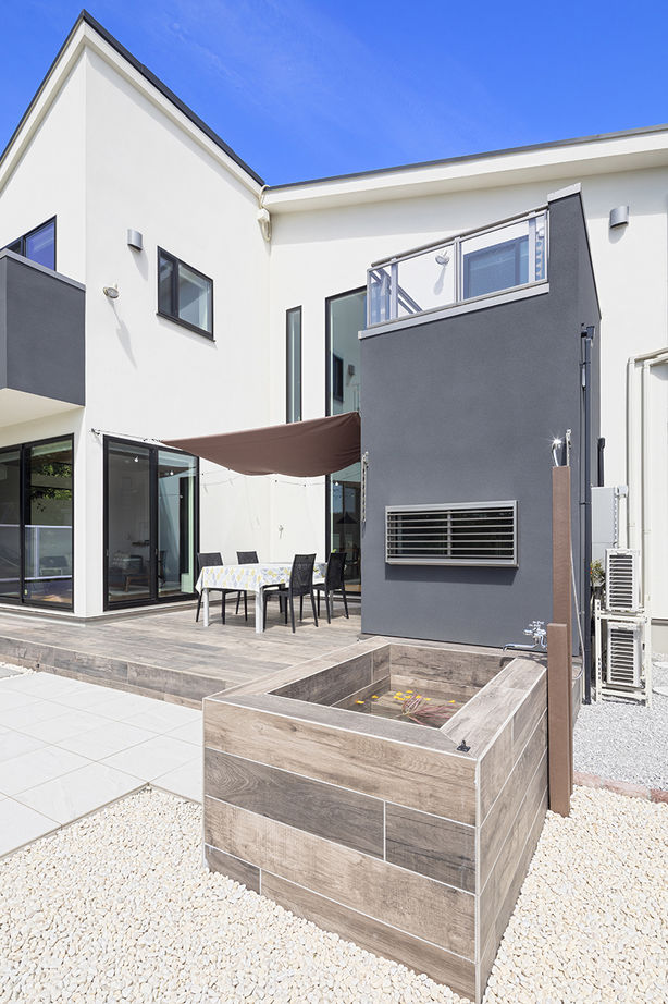 山下建設 【吹抜／サウナ／自然素材】雄大な眺望やサウナ＋水風呂に癒される。毎日が特別で非日常を感じる暮らしの建築実例画像6