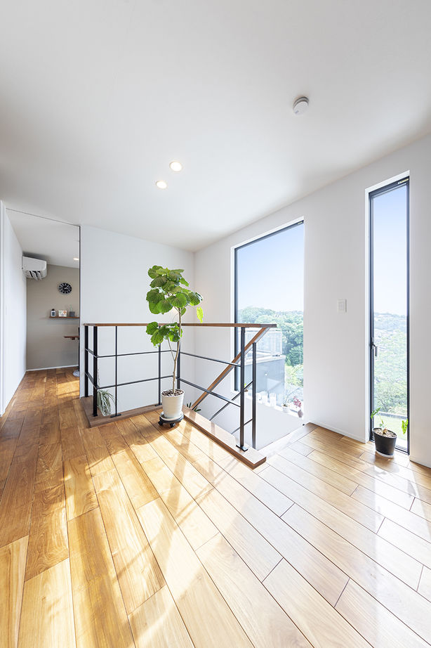 山下建設 【吹抜／サウナ／自然素材】雄大な眺望やサウナ＋水風呂に癒される。毎日が特別で非日常を感じる暮らしの建築実例画像9