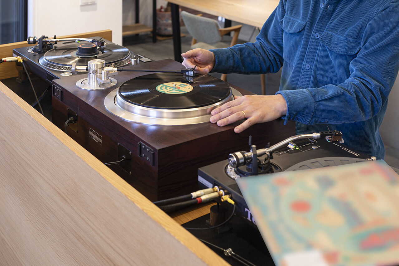 山下建設 【平屋／ウッドデッキ／間取図有】広く開放的なリビングと造形美溢れるウッドデッキを持つ、帰りたくなる家の建築実例画像6