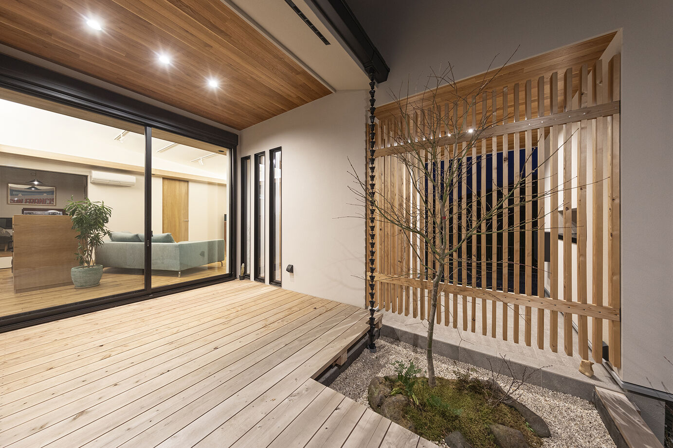 山下建設 【平屋／ウッドデッキ／間取図有】広く開放的なリビングと造形美溢れるウッドデッキを持つ、帰りたくなる家の建築実例画像14