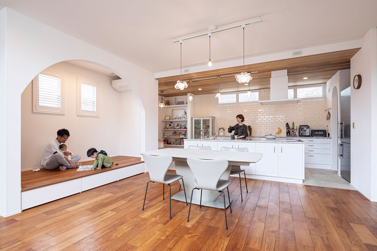 山下建設 【吹抜／ヌック／テラス／間取図】湘南の暮らしを満喫。シンプルモダンにアンティークな彩りを添えた住まいの建築実例画像1