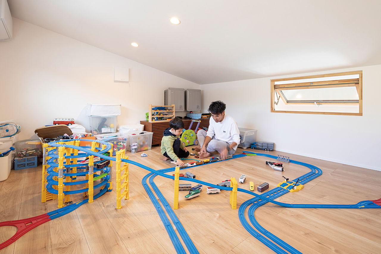 山下建設 【吹抜／ヌック／テラス／間取図】湘南の暮らしを満喫。シンプルモダンにアンティークな彩りを添えた住まいの建築実例画像6