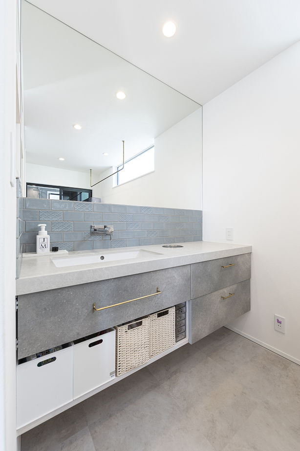 山下建設 【吹抜／ヌック／テラス／間取図】湘南の暮らしを満喫。シンプルモダンにアンティークな彩りを添えた住まいの建築実例画像7