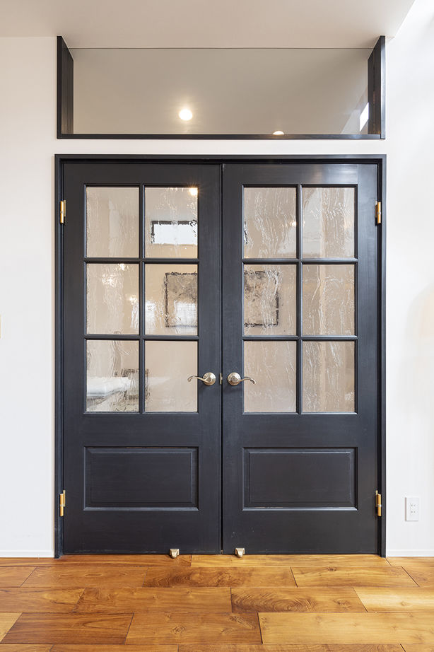 山下建設 【吹抜／ヌック／テラス／間取図】湘南の暮らしを満喫。シンプルモダンにアンティークな彩りを添えた住まいの建築実例画像10