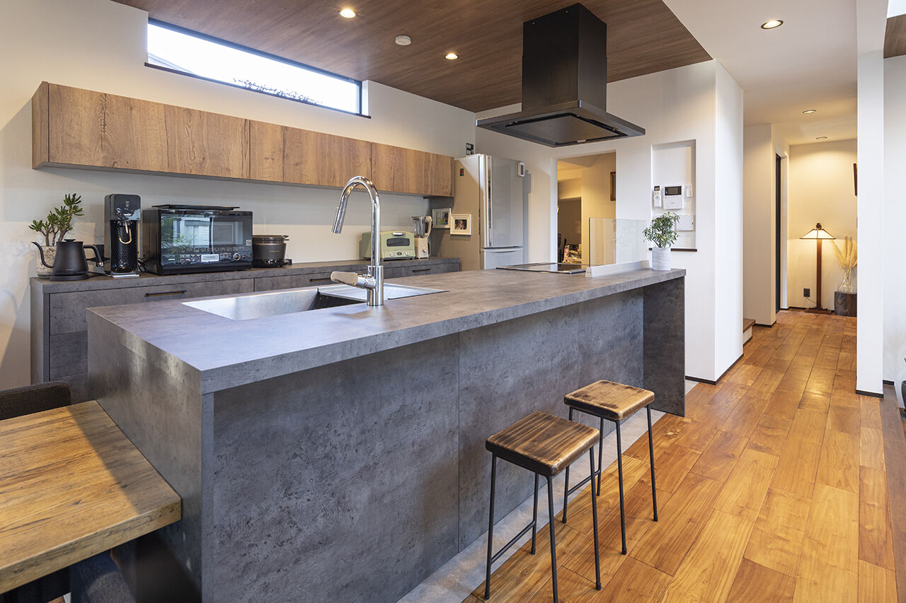 山下建設 【吹抜／ウッドデッキ／間取図】ダウンリビングと豊かな暮らしを。緑と光と影が織りなす居心地のよい家の建築実例画像2