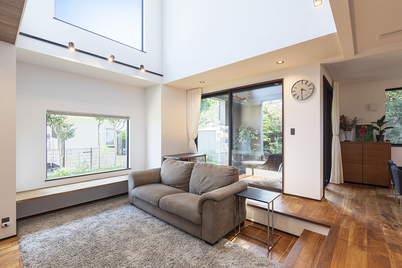 山下建設 【吹抜／ウッドデッキ／間取図】ダウンリビングと豊かな暮らしを。緑と光と影が織りなす居心地のよい家の建築実例画像4