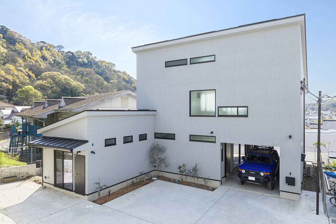 山下建設 【2階リビング／ビルトインガレージ／バルコニー／間取図】空と海を感じ、アウトドアリビングを楽しむ家の建築実例画像5