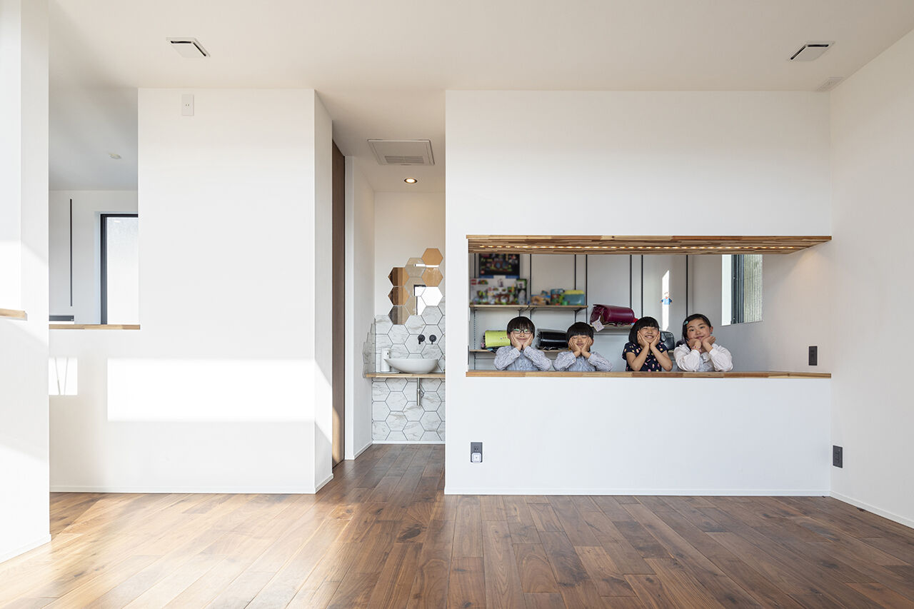 山下建設 【2階リビング／ビルトインガレージ／バルコニー／間取図】空と海を感じ、アウトドアリビングを楽しむ家の建築実例画像6