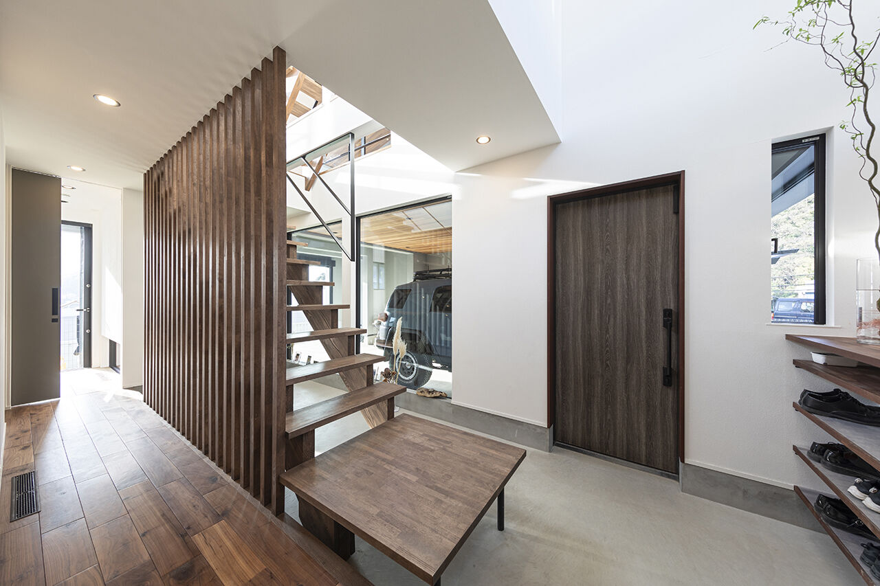 山下建設 【2階リビング／ビルトインガレージ／バルコニー／間取図】空と海を感じ、アウトドアリビングを楽しむ家の建築実例画像8