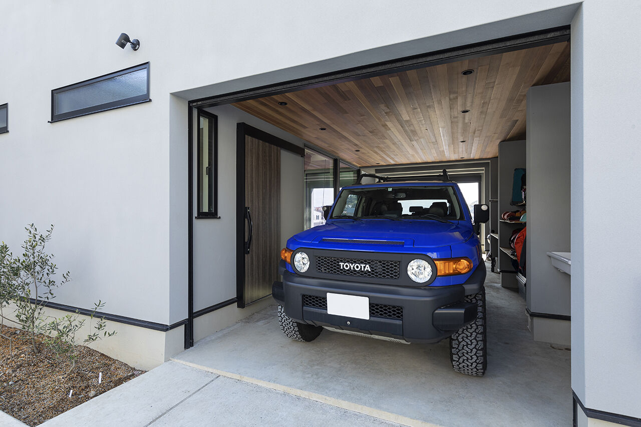 山下建設 【2階リビング／ビルトインガレージ／バルコニー／間取図】空と海を感じ、アウトドアリビングを楽しむ家の建築実例画像9