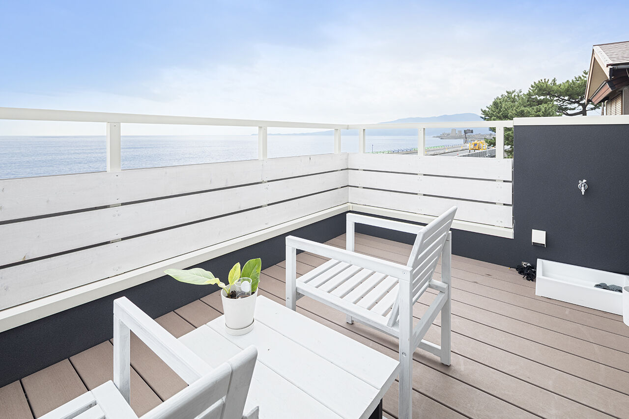 山下建設 【3000万円台／変形地／2階リビング／間取図】漆喰や無垢材などの自然素材で、海に面した敷地を活かした家の建築実例画像3