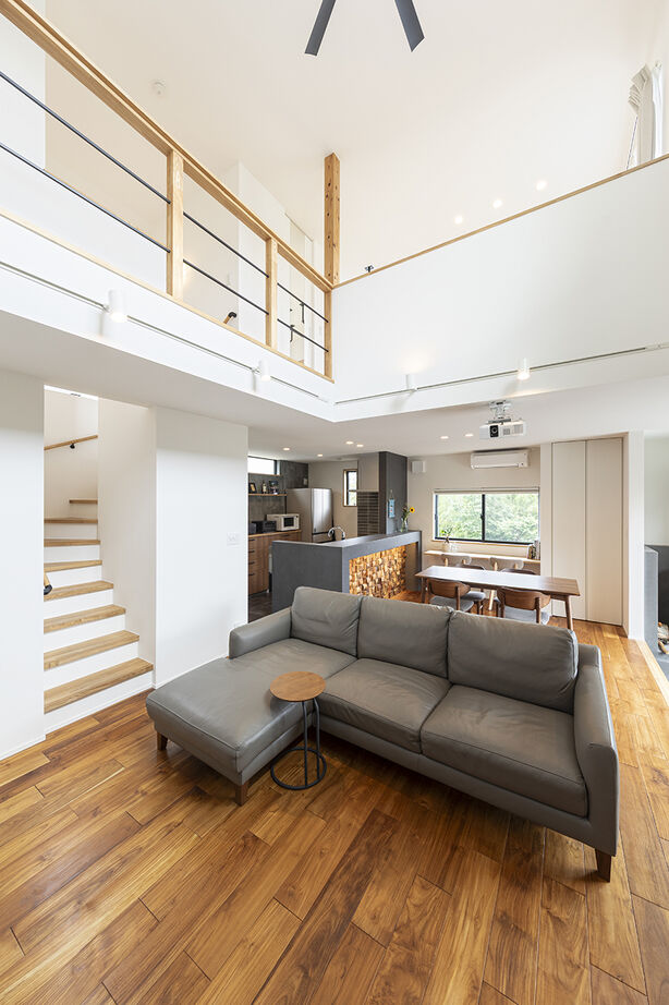 山下建設 【3000万円台／ビルトインガレージ／ヌック】愛車を眺め、薪ストーブに癒され、ヌックで景色を楽しむ住まいの建築実例画像3