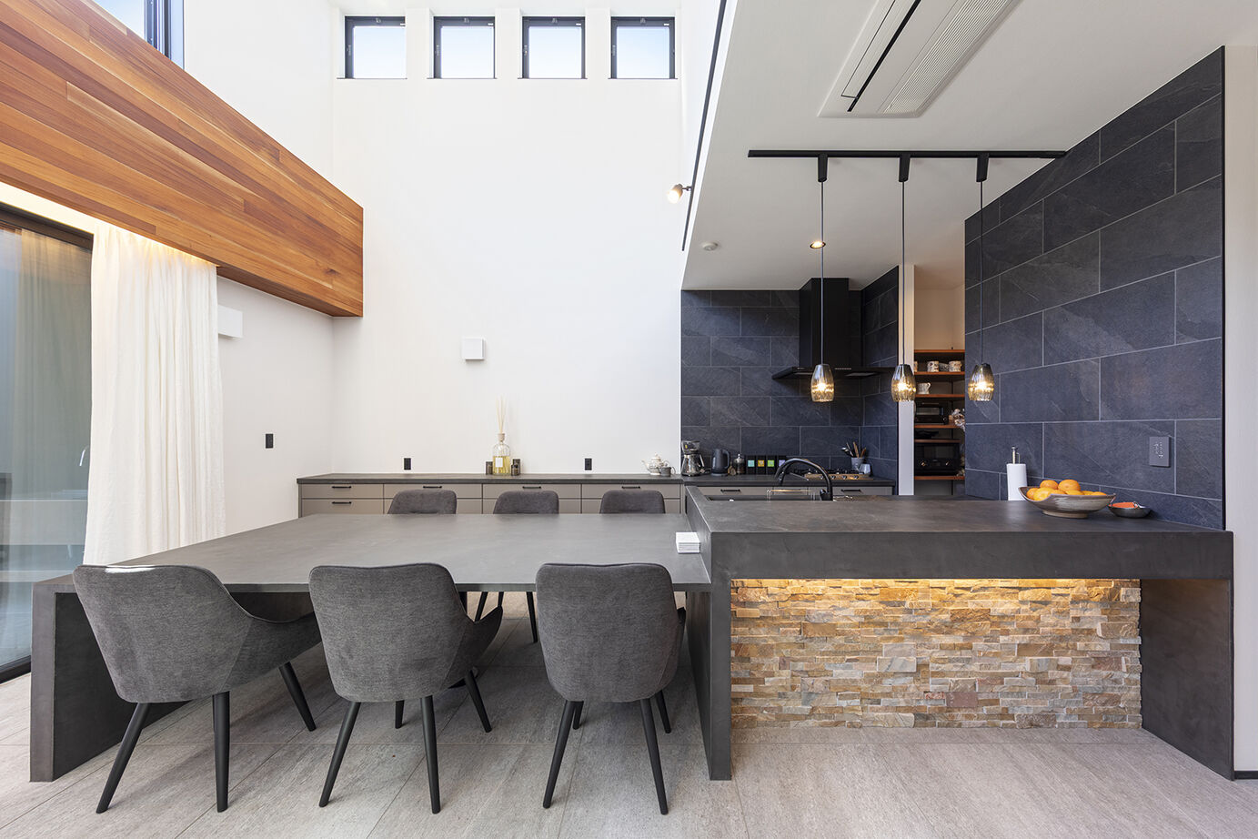 山下建設 【吹抜／ビルトインガレージ／間取図】湘南に建てた邸宅で、日本で過ごすひと時を優雅に、快適にの建築実例画像5