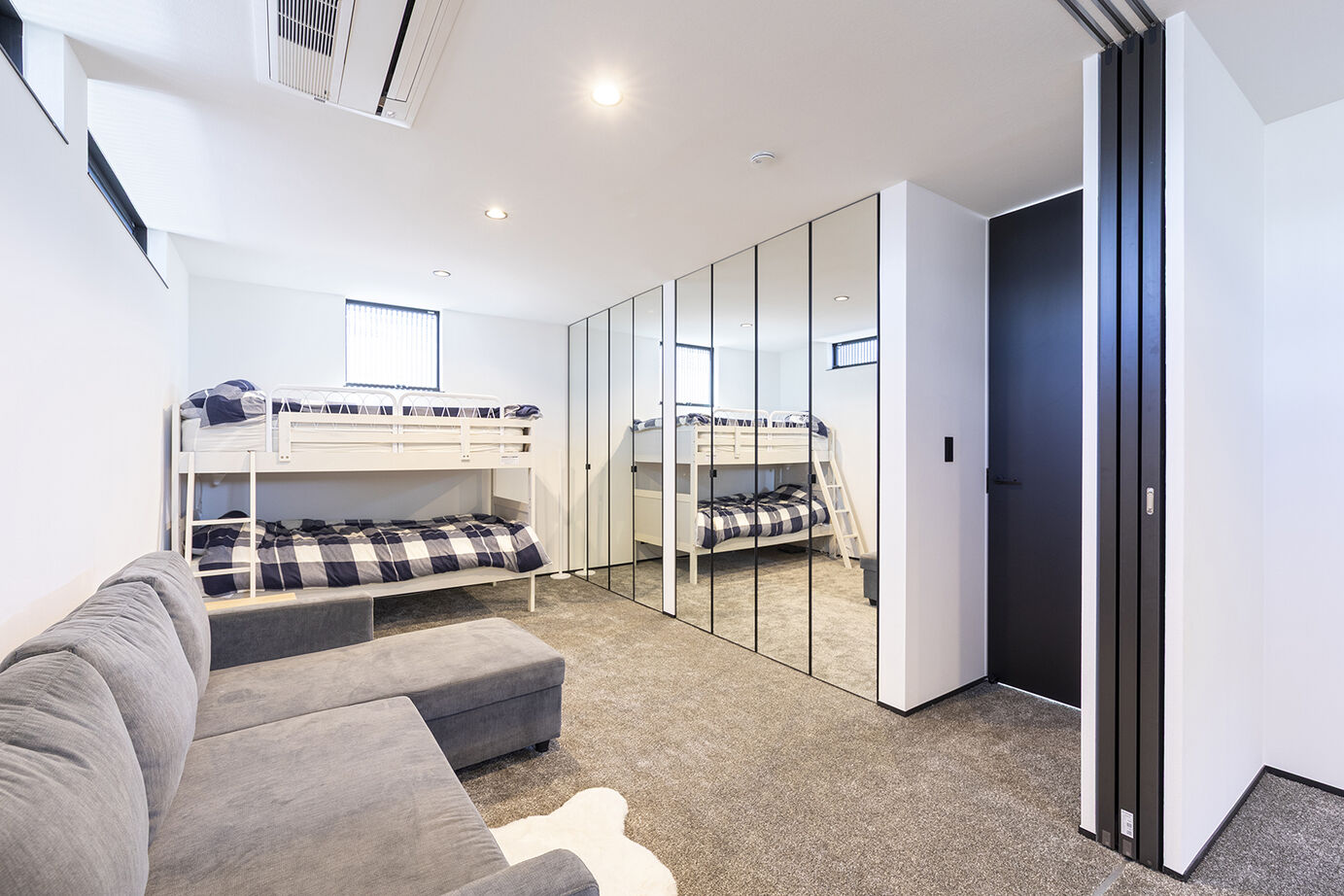 山下建設 【吹抜／ビルトインガレージ／間取図】湘南に建てた邸宅で、日本で過ごすひと時を優雅に、快適にの建築実例画像14