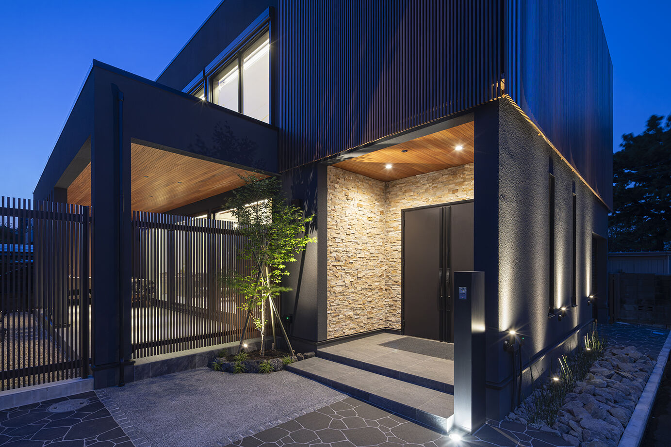 山下建設 【吹抜／ビルトインガレージ／間取図】湘南に建てた邸宅で、日本で過ごすひと時を優雅に、快適にの建築実例画像17