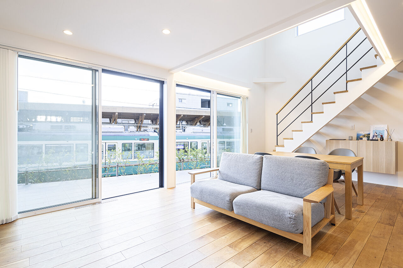 山下建設 【3000万円台／吹抜／テラス／間取図】光と風を感じ、大好きな電車を眺めながら最高の時間を過ごせる住まいの建築実例画像4