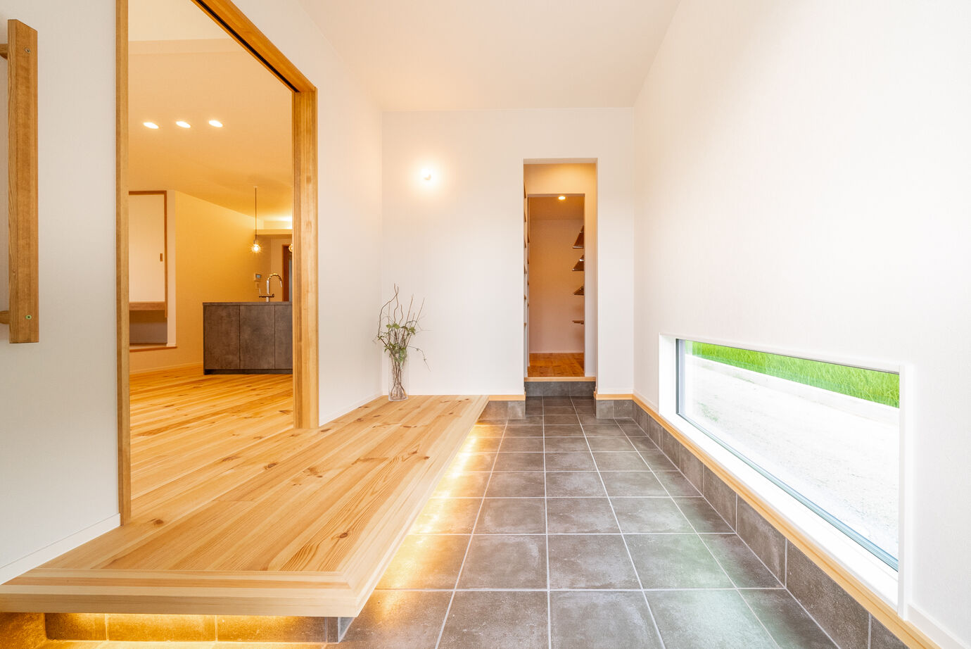 イワキ 【間取り図有/延床30坪/平屋】家事動線を意識した、木のぬくもりに包まれる平屋の建築実例画像3