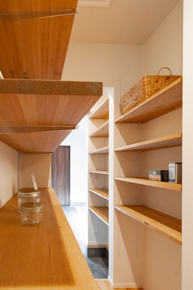 イワキ 【間取り図有/延床30坪/平屋】家事動線を意識した、木のぬくもりに包まれる平屋の建築実例画像4