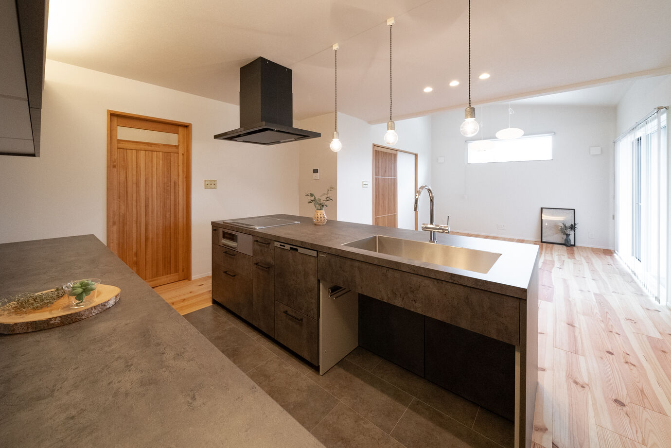 イワキ 【間取り図有/延床30坪/平屋】家事動線を意識した、木のぬくもりに包まれる平屋の建築実例画像5