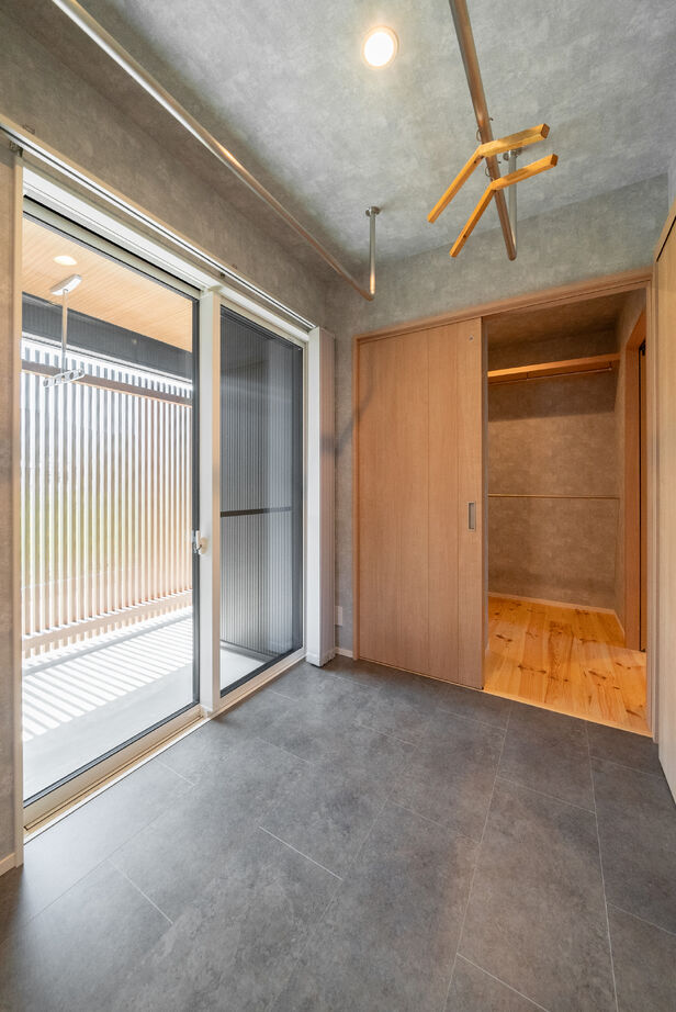 イワキ 【間取り図有/延床30坪/平屋】家事動線を意識した、木のぬくもりに包まれる平屋の建築実例画像6