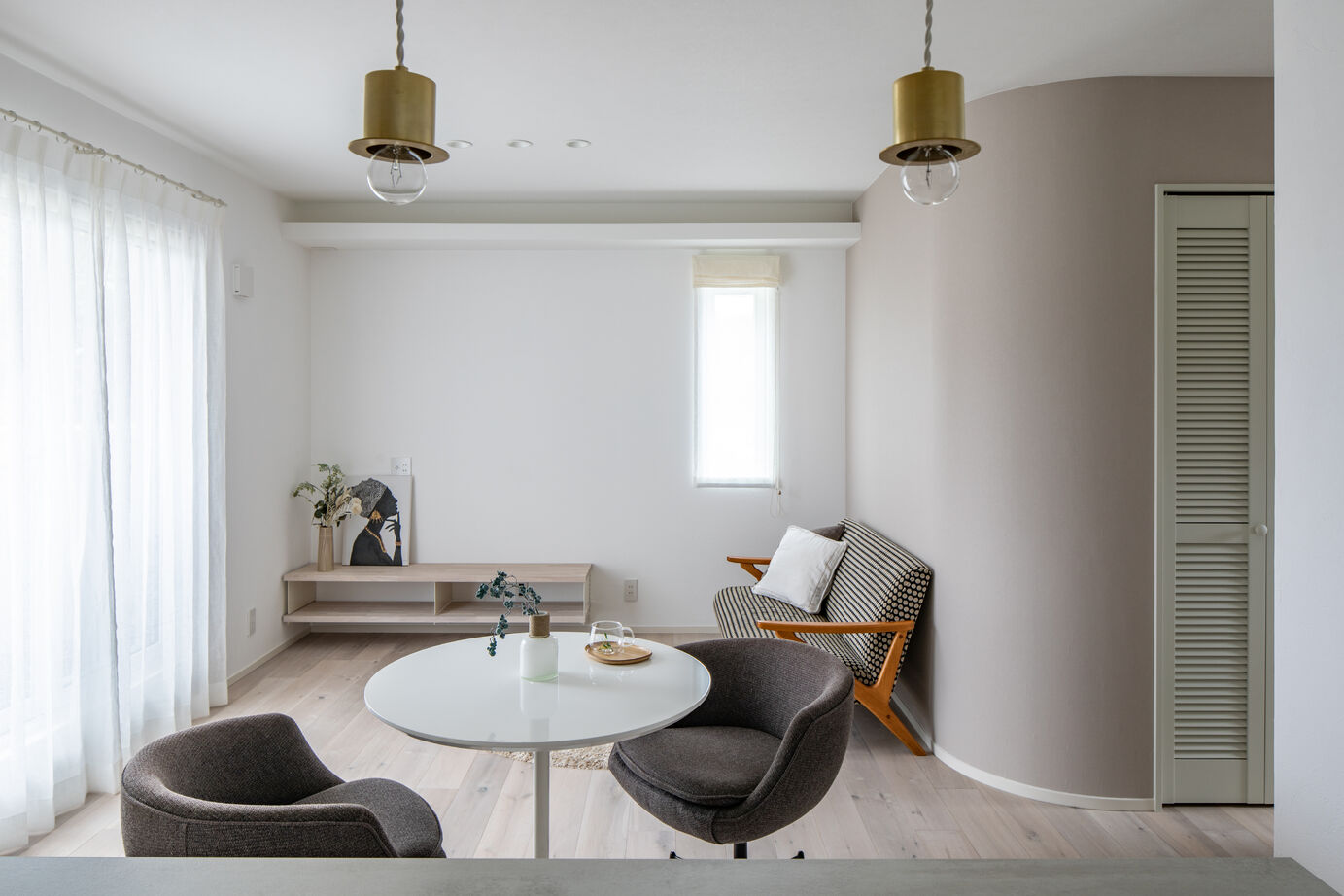 イワキ 【間取り図有/店舗併用住宅/3階建て】30坪の狭小地に建つ3F建ての店舗併用住宅の建築実例画像3