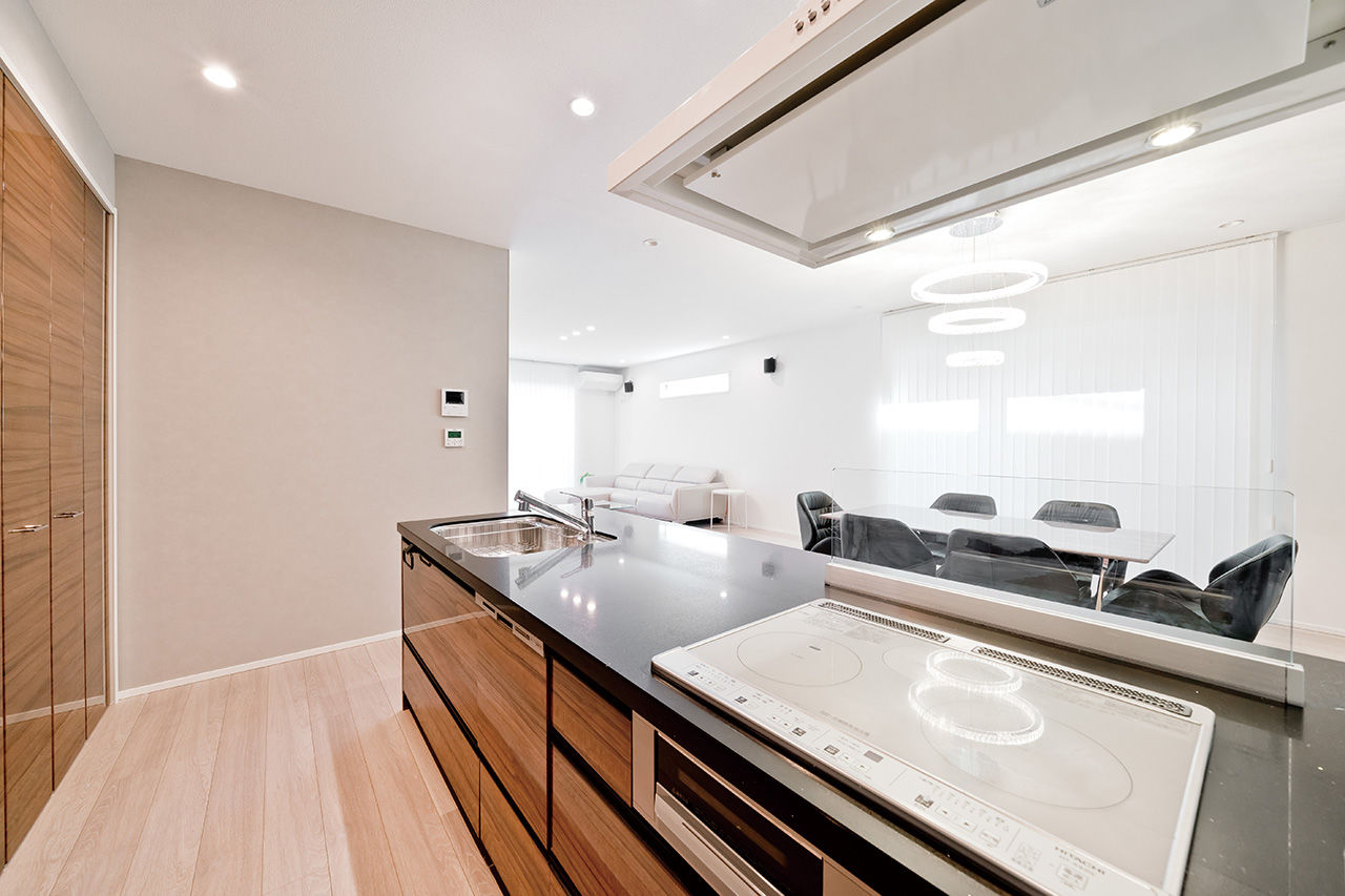 泉北ホーム 【2000万円台/間取り図有/55坪】無駄を省いたエレガントで上質な空間。アイランドキッチンで家事ラク仕様の建築実例画像5