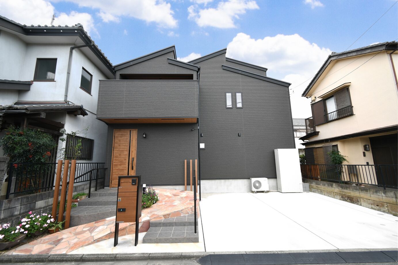 NANA HOME（川越） 【埼玉/40坪台/間取り】家族も愛猫も幸せ！「猫と暮らす夢の二世帯住宅」予算内で実現の建築実例画像