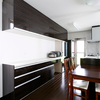 熊澤工務店 【総額3200万円台×42坪｜間取り図有】コストを抑えて叶った、2台分ガレージ付の趣味を楽しむ快適な住まいの建築実例画像7