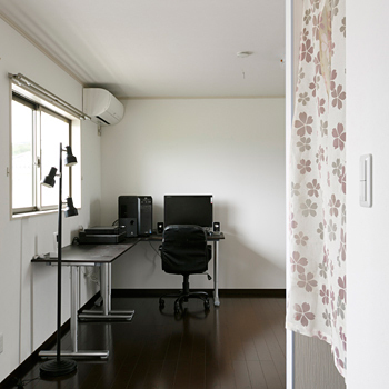 熊澤工務店 【総額3200万円台×42坪｜間取り図有】コストを抑えて叶った、2台分ガレージ付の趣味を楽しむ快適な住まいの建築実例画像8