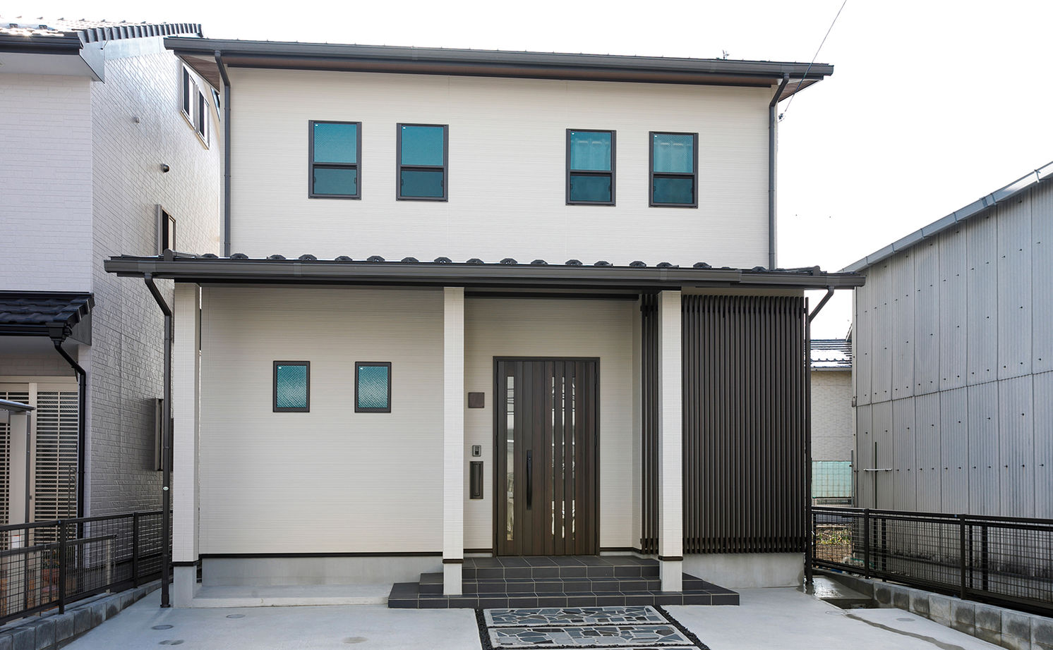 熊澤工務店 【総額3000万円未満×44.3坪｜間取り図有】いつまでも飽きのこない、大人シンプルが活きる和モダンの家の建築実例画像