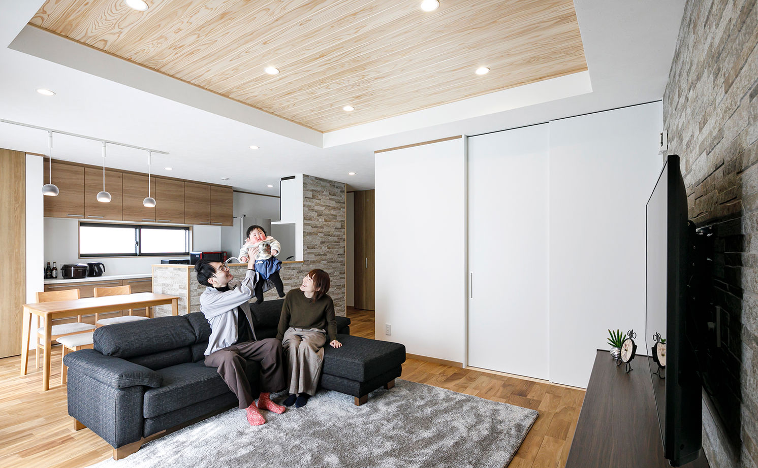 熊澤工務店 【総額3000万円未満×44.3坪｜間取り図有】いつまでも飽きのこない、大人シンプルが活きる和モダンの家の建築実例画像2