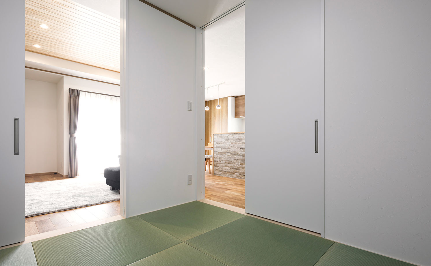 熊澤工務店 【総額3000万円未満×44.3坪｜間取り図有】いつまでも飽きのこない、大人シンプルが活きる和モダンの家の建築実例画像5