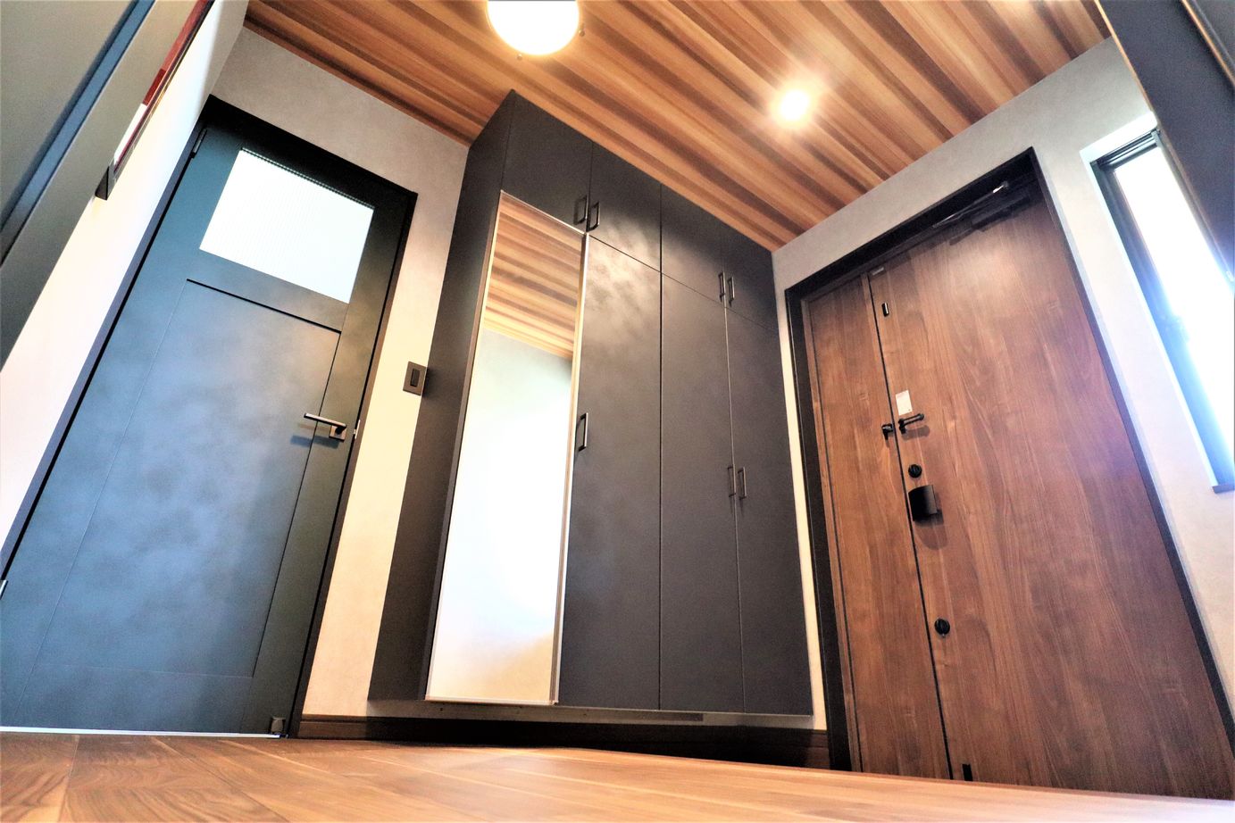 ホーエーホーム（久留米・柳川） 【アメリカンヴィンテージ】【ガルバ外壁】アメリカンヴィンテージスタイルの家　堂々完成！の建築実例画像2