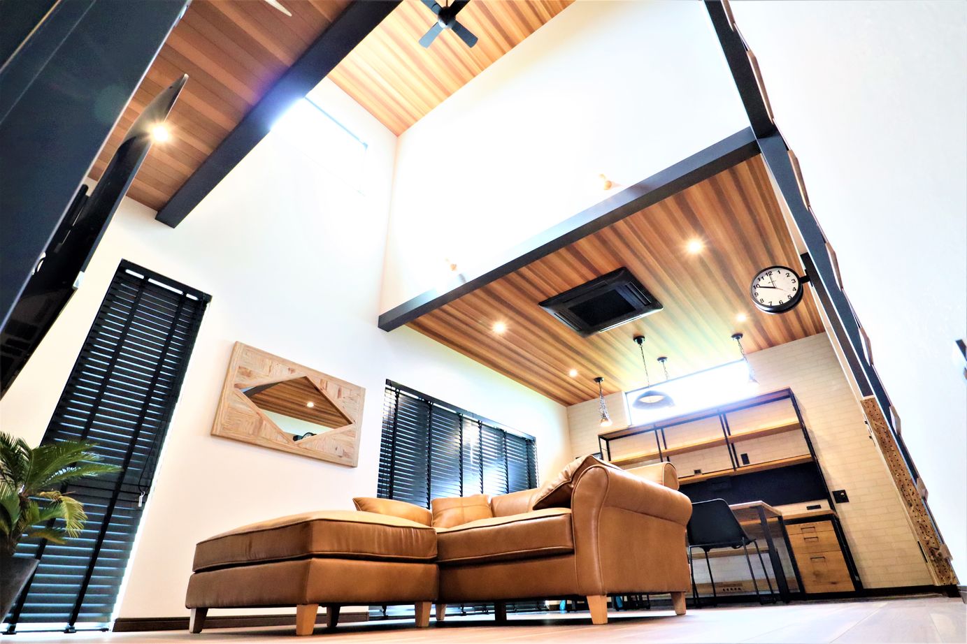 ホーエーホーム（久留米・柳川） 【アメリカンヴィンテージ】【ガルバ外壁】アメリカンヴィンテージスタイルの家　堂々完成！の建築実例画像4