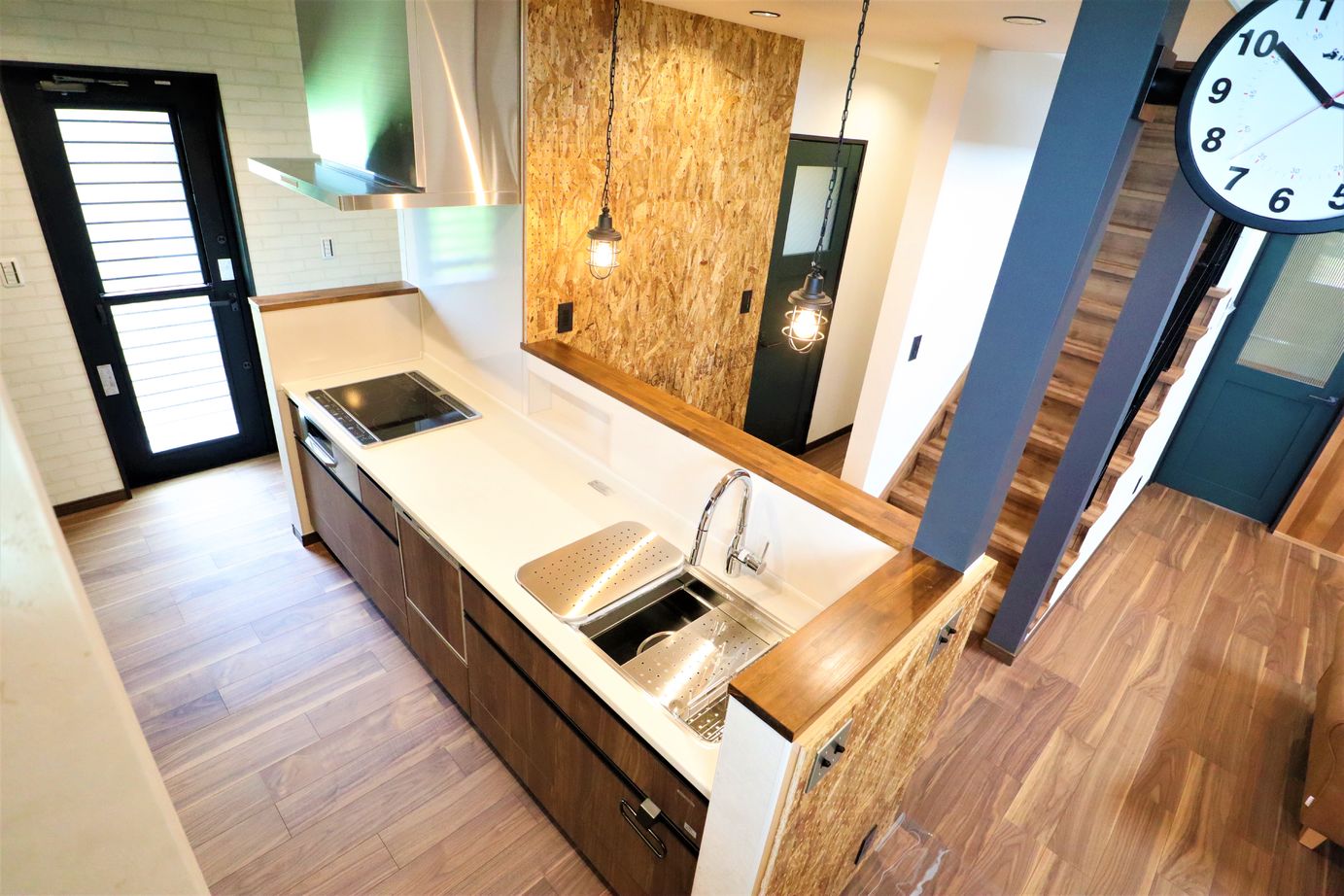 ホーエーホーム（久留米・柳川） 【アメリカンヴィンテージ】【ガルバ外壁】アメリカンヴィンテージスタイルの家　堂々完成！の建築実例画像6